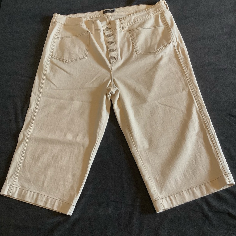 Torrid Women's 24 Jeans High Rise Wide Leg Button Fly Crop Cream Beige EUC 48x23